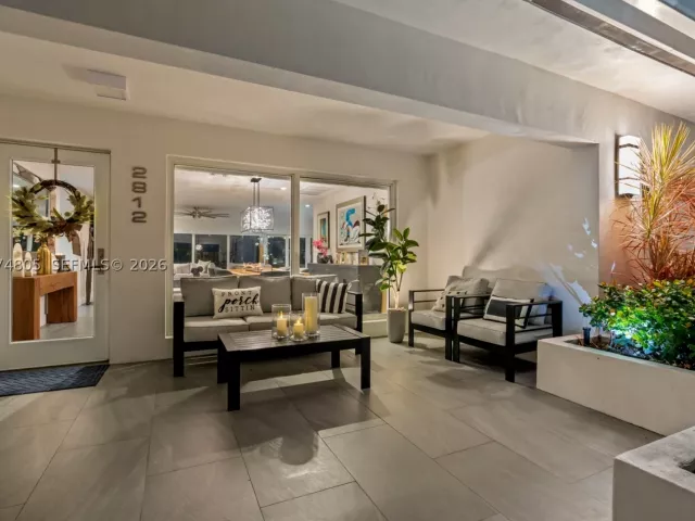 Продажа дома по адресу 2812 NE 28th St - фото 9373408
