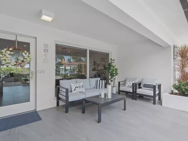 Продажа дома по адресу 2812 NE 28th St - фото 9373346