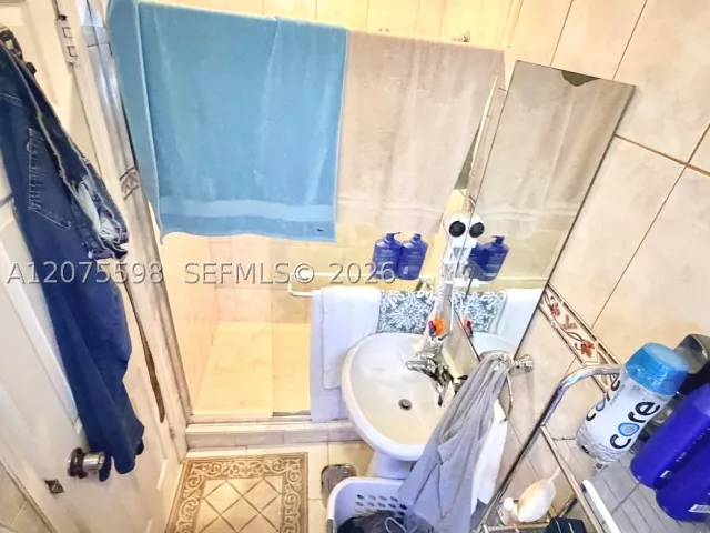 Продажа дома по адресу 951 NE 115th St - фото 9372719