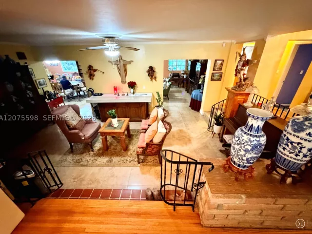Продажа дома по адресу 951 NE 115th St - фото 9372721