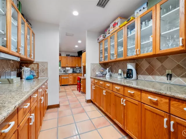 Продажа дома по адресу 9490 Old Cutler Ln - фото 9386202