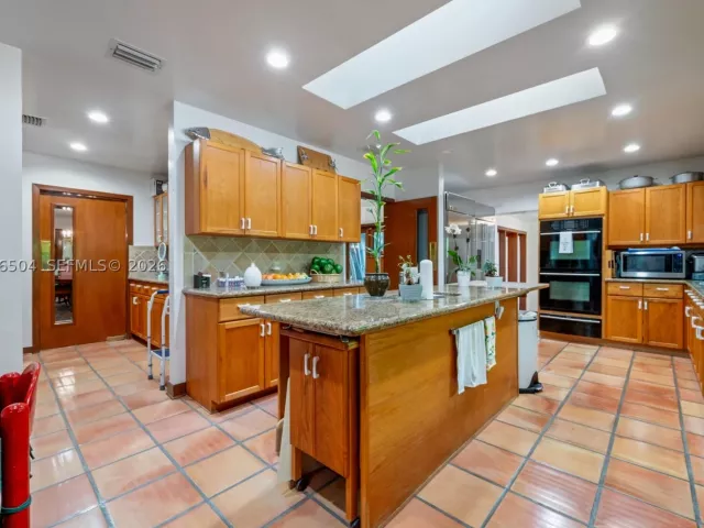 Продажа дома по адресу 9490 Old Cutler Ln - фото 9386203