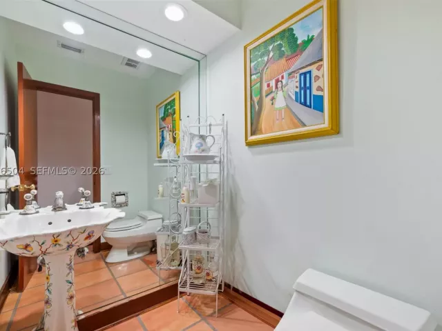 Продажа дома по адресу 9490 Old Cutler Ln - фото 9386208