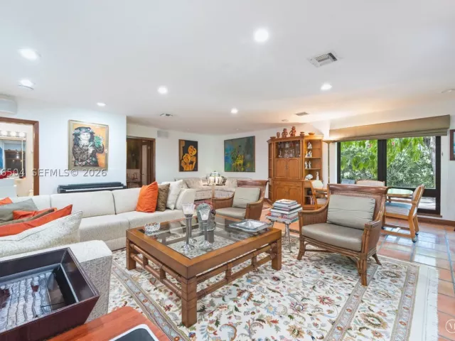 Продажа дома по адресу 9490 Old Cutler Ln - фото 9386210