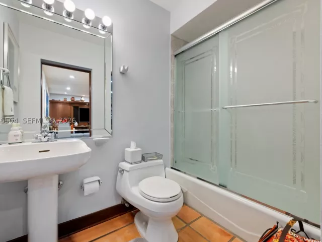 Продажа дома по адресу 9490 Old Cutler Ln - фото 9386211