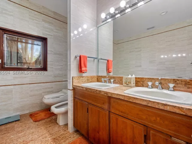 Продажа дома по адресу 9490 Old Cutler Ln - фото 9386213