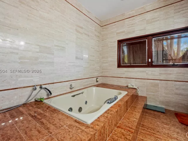 Продажа дома по адресу 9490 Old Cutler Ln - фото 9386214