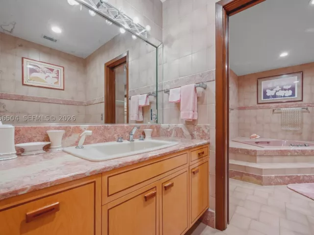Продажа дома по адресу 9490 Old Cutler Ln - фото 9386218
