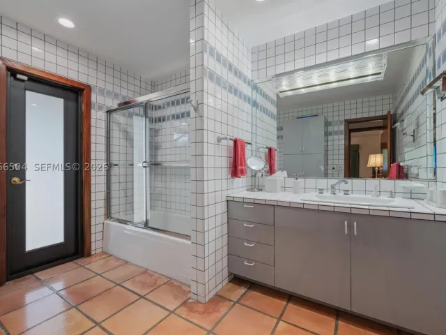Продажа дома по адресу 9490 Old Cutler Ln - фото 9386223