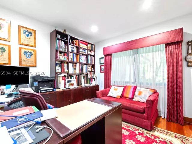 Продажа дома по адресу 9490 Old Cutler Ln - фото 9386224
