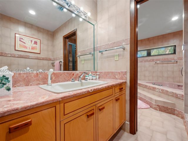 Продажа дома по адресу 9490 Old Cutler Ln - фото 9386220
