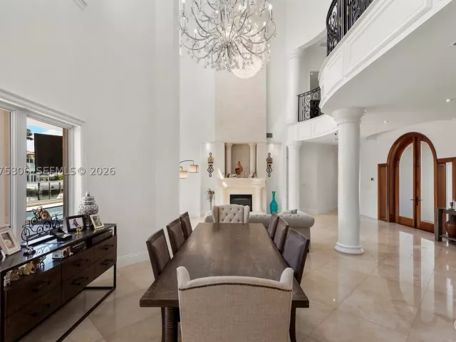 Продажа дома по адресу 3442 NE 171st St - фото 9361307