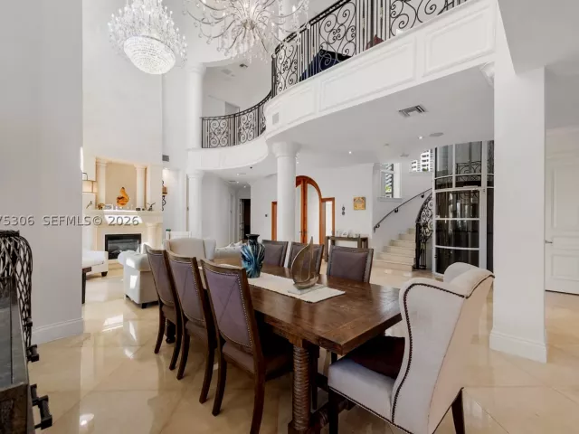 Продажа дома по адресу 3442 NE 171st St - фото 9361309