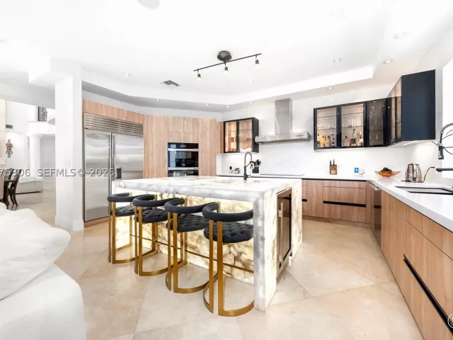 Продажа дома по адресу 3442 NE 171st St - фото 9361311