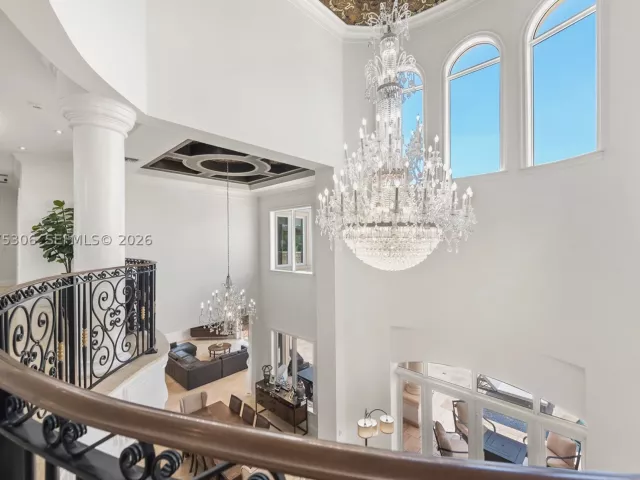 Продажа дома по адресу 3442 NE 171st St - фото 9361319