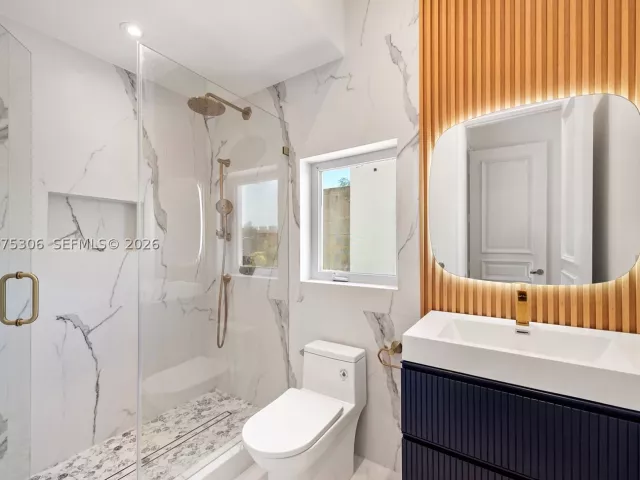 Продажа дома по адресу 3442 NE 171st St - фото 9361334