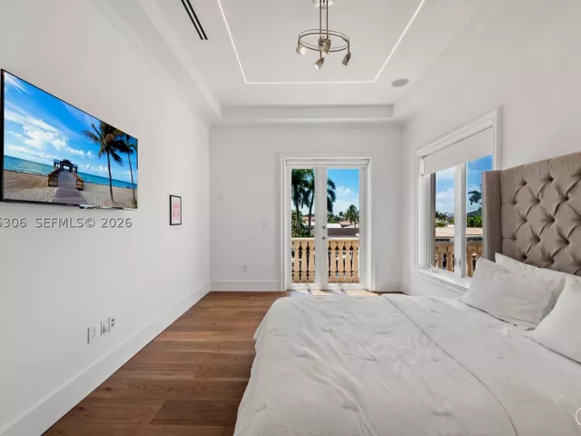 Продажа дома по адресу 3442 NE 171st St - фото 9361336