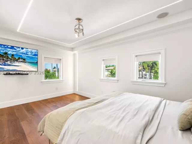 Продажа дома по адресу 3442 NE 171st St - фото 9361341