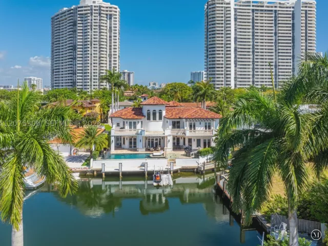 Продажа дома по адресу 3442 NE 171st St - фото 9361298