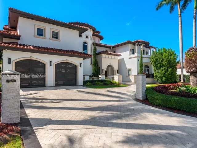 Продажа дома по адресу 3442 NE 171st St - фото 9361300