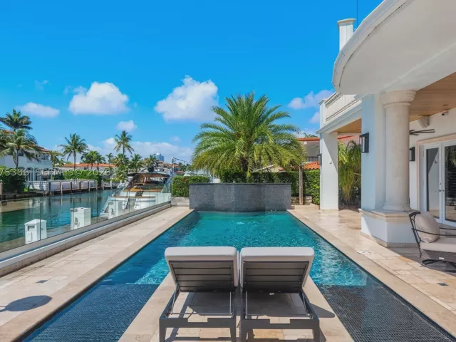 Продажа дома по адресу 3442 NE 171st St - фото 9361301