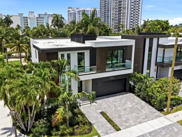 Продажа дома по адресу 3201 NE 26TH Street - фото 9375221