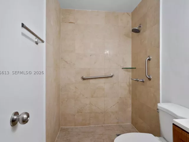 Продажа дома по адресу 360 NW 179th Ter - фото 9361284