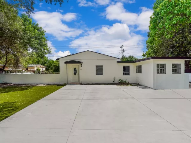 Продажа дома по адресу 360 NW 179th Ter - фото 9361262