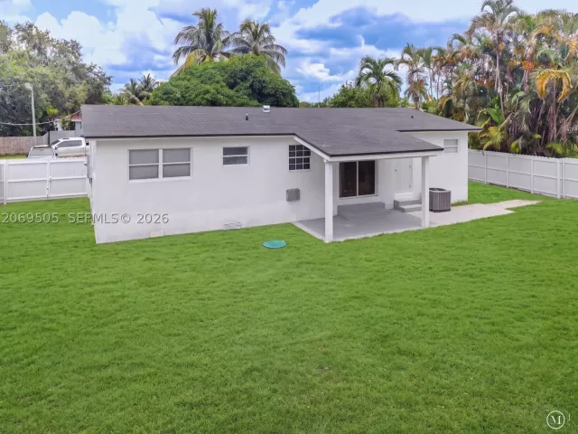 Продажа дома по адресу 2200 NW 110th St - фото 9365684