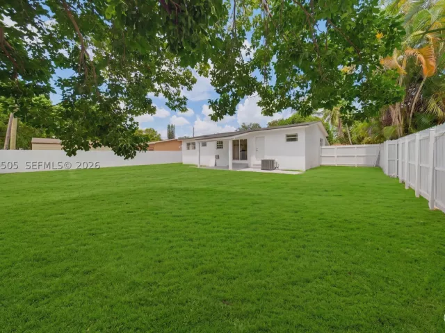 Продажа дома по адресу 2200 NW 110th St - фото 9365685
