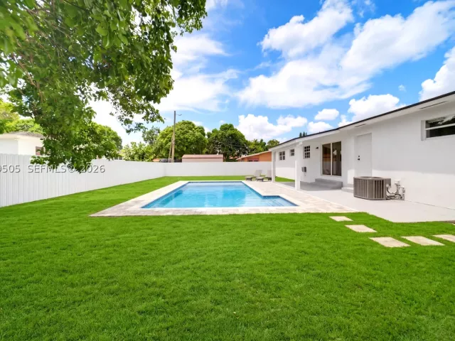 Продажа дома по адресу 2200 NW 110th St - фото 9365687