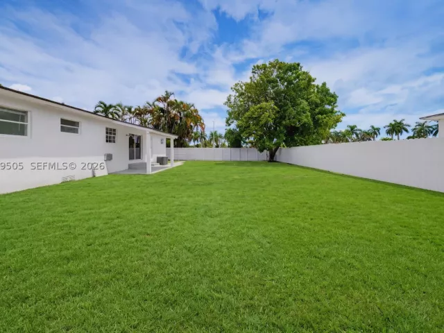 Продажа дома по адресу 2200 NW 110th St - фото 9365689