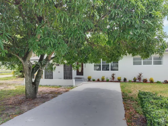 Продажа дома по адресу 2200 NW 110th St - фото 9365679