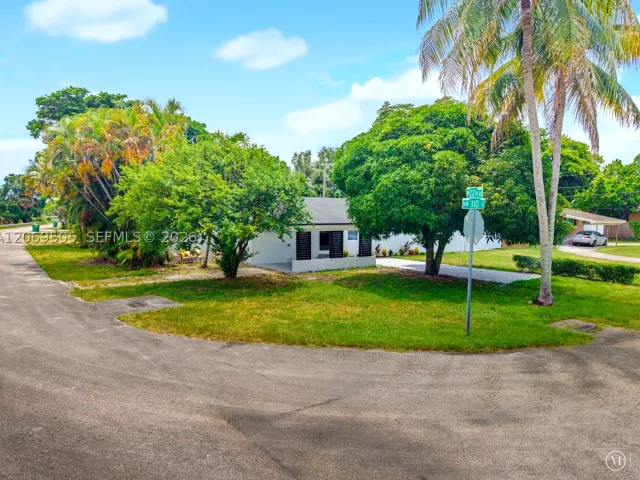 Продажа дома по адресу 2200 NW 110th St - фото 9365680