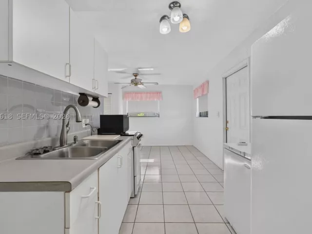 Продажа дома по адресу 16111 SW 103rd Ct - фото 9373081