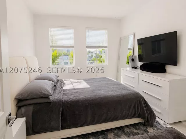 Продажа дома по адресу 181 SW 170th Ave - фото 9381986