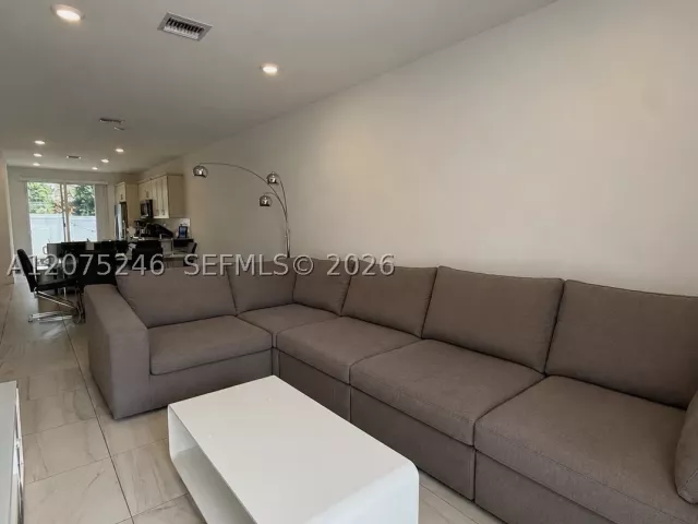 Продажа дома по адресу 181 SW 170th Ave - фото 9381957