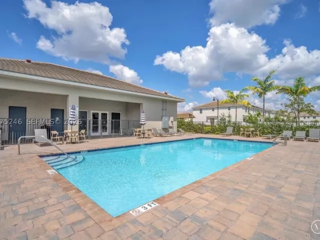 Продажа дома по адресу 181 SW 170th Ave - фото 9381993