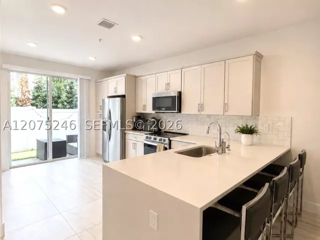 Продажа дома по адресу 181 SW 170th Ave - фото 9381958