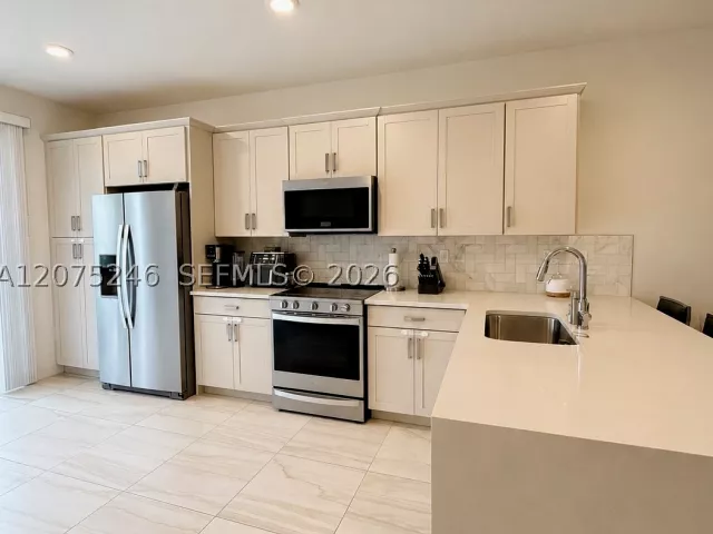 Продажа дома по адресу 181 SW 170th Ave - фото 9381962