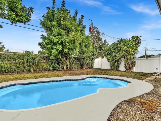 Продажа дома по адресу 6800 Raleigh St - фото 9365889