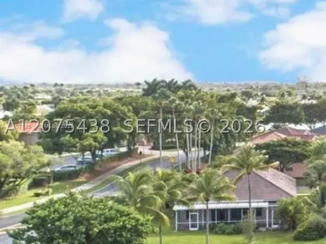 Продажа дома по адресу 505 SE 26th Dr - фото 9363823
