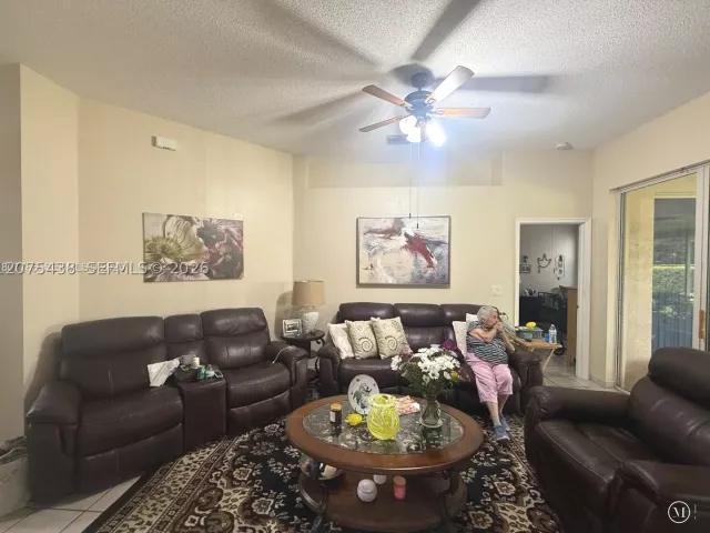 Продажа дома по адресу 505 SE 26th Dr - фото 9363830