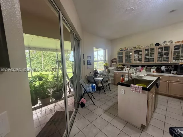Продажа дома по адресу 505 SE 26th Dr - фото 9363833