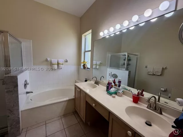 Продажа дома по адресу 505 SE 26th Dr - фото 9363834