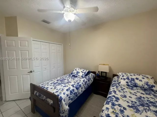 Продажа дома по адресу 505 SE 26th Dr - фото 9363837