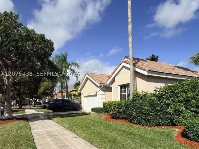 Продажа дома по адресу 505 SE 26th Dr - фото 9363851