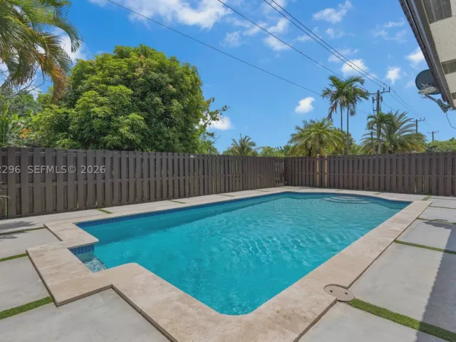 Продажа дома по адресу 16711 SW 140th Ave - фото 9369244
