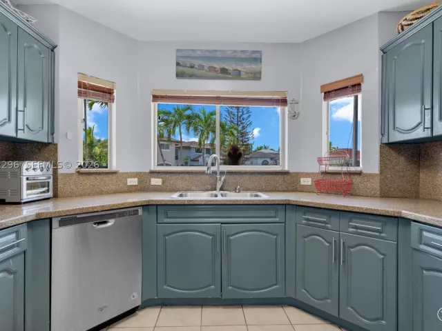 Продажа дома по адресу 16711 SW 140th Ave - фото 9369230