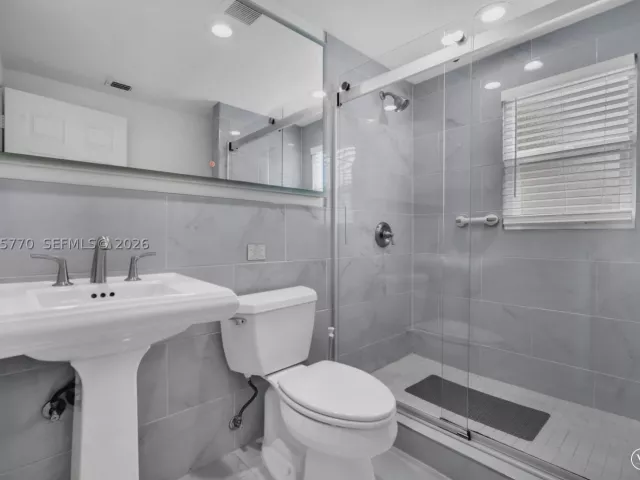 Продажа дома по адресу 907 NE 5th St - фото 9365487